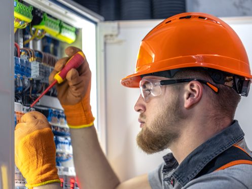How Do Electricians Diagnose And Troubleshoot A Faulty Circuit