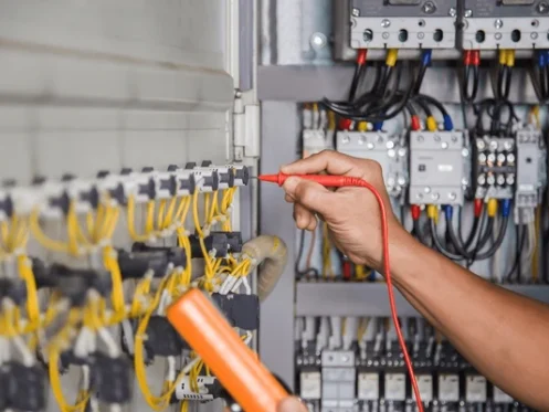 What is a commercial electrician