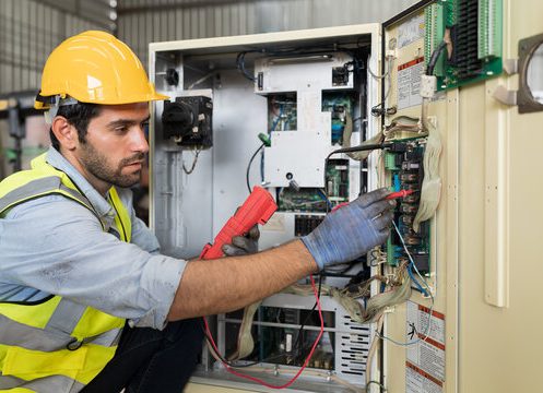 What's the difference between an electrician and an electrical contractor